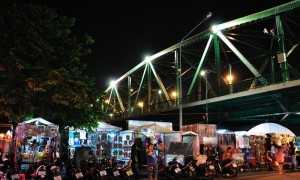 ตลาดนัดสะพานพุทธ บรรยากาศริมแม่น้ำเจ้าพระยา สินค้าราคาถูก ถูกใจนักช้อป
