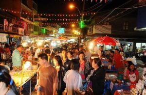 ตลาดนัดชลบุรี ทำเลขายของในเมืองท่องเที่ยว ศูนย์รวมรายได้จากกลุ่มลูกค้านักท่องเที่ยว