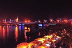 ตลาดนัดสะพานพุทธ ช็อปฯสินค้าราคาถูก สินค้ามือสอง แบรนด์เนมหายาก ตลาดนัดกลางคืน