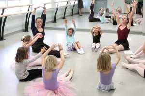 ธุรกิจสอนเต้นรำ The Artist Dance Studioขานรับความกล้าแสดงออก สนุกกับการเต้น 