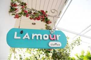 ร้านกาแฟสวยๆ “L’A mour coffee” บรรยากาศน่ารัก พร้อมสัมผัสอบอุ่น โดนใจลูกค้า