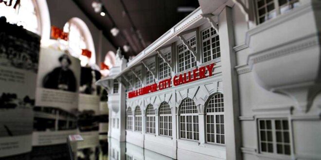 สินค้าแฮนด์เมด ตัดแผ่นไม้บาง สินค้าเพื่อนบ้าน “Kuala Lumpur City Gallery”