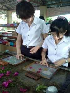 ไอเดียธุรกิจ กระดาษสาผ้าลูกไม้ “จินนาลักษณ์” ภูมิปัญญาใหม่ที่เดียวในไทย ดังไกลทั่วโลก