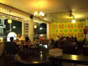 ร้านกาแฟ “Retrophilia Coffee And Bar” บรรยากาศเรโทรสุดชิลที่หัวหิน