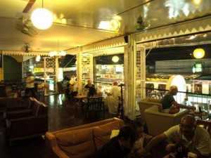 ร้านกาแฟ “Retrophilia Coffee And Bar” บรรยากาศเรโทรสุดชิลที่หัวหิน