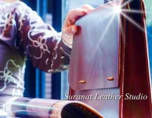 กระเป๋าหนังแฮนด์เมด “Suranat” ต่อยอดธุรกิจเปิดสตูดิโอ สอนทำเครื่องหนัง