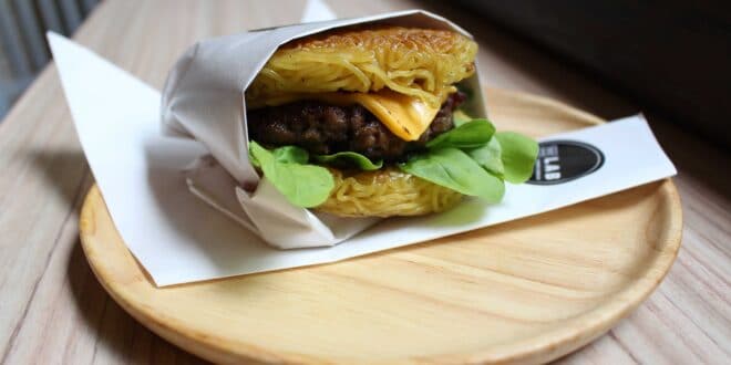 แฟรนไชส์ LAB ramen burger ความลงตัวของสองวัฒนธรรม