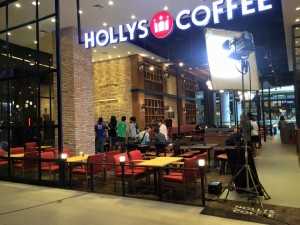 ร้านกาแฟ สัญชาติเกาหลี “Hollys Coffee” เสิร์ฟบิงซูหลากรส เย็นชื่นใจวัยรุ่น