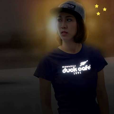 เสื้อยืดเรืองแสง เสื้อยืดเจเนอเรชั่นใหม่ Duck Café แจ้งเกิดธุรกิจจากฝีมือดีกรีนักเรียนนอก 