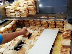 ธุรกิจเอสเอ็มอี ขนมปังไส้เยิ้ม ร้านอร่อยเด็ดเยาวราช ทำรายได้หลักแสนต่อวัน